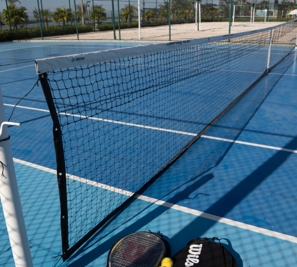 Beach tennis